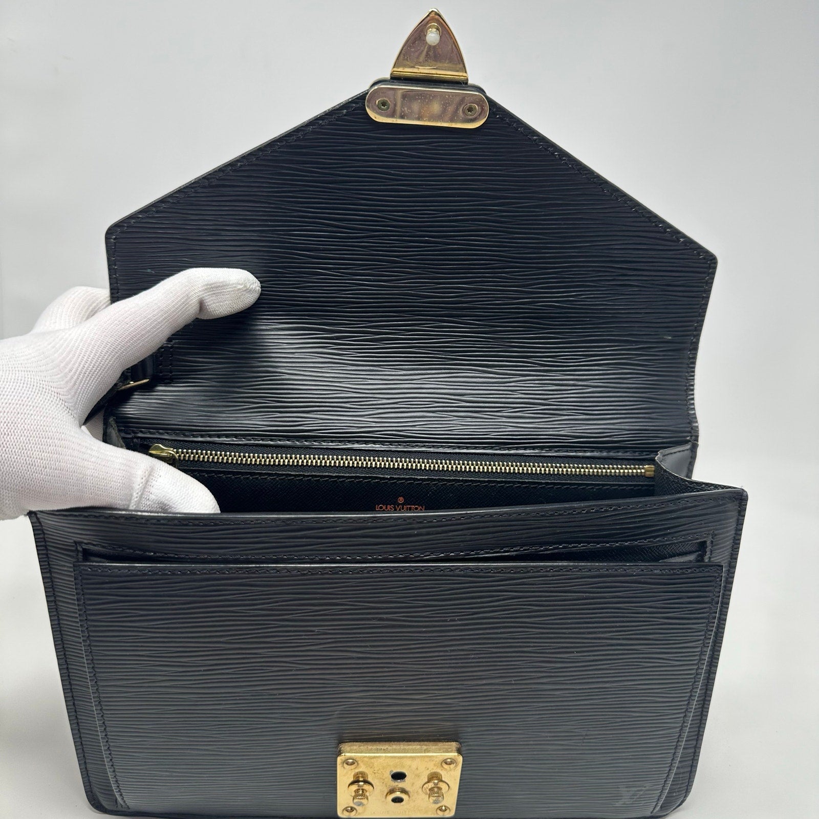 Louis Vuitton LV Epi Leather Pochette Sellier Dragonne Clutch Bag Black