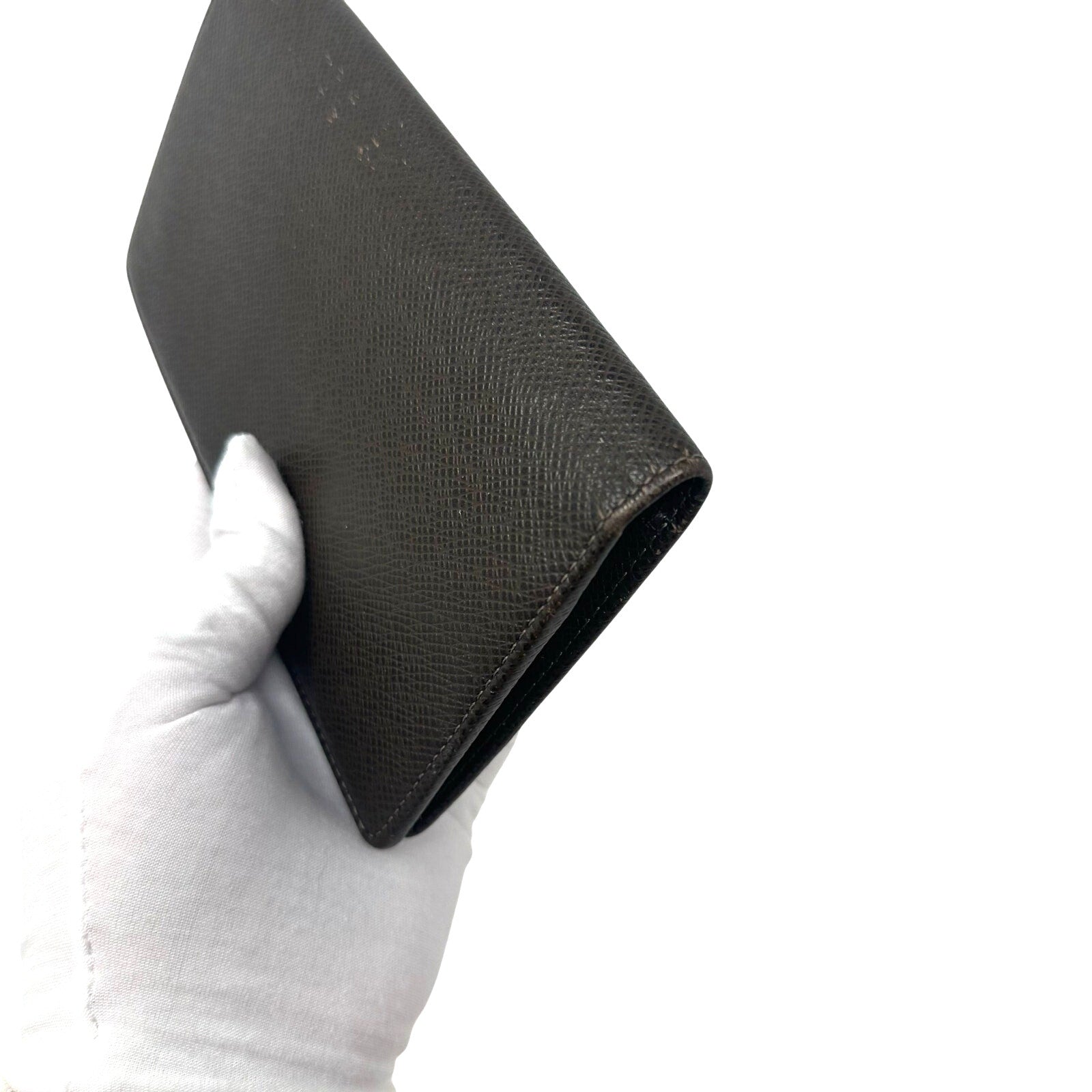 Louis Vuitton LV Taiga Leather Brazza Wallet Checkbook Holder Brown