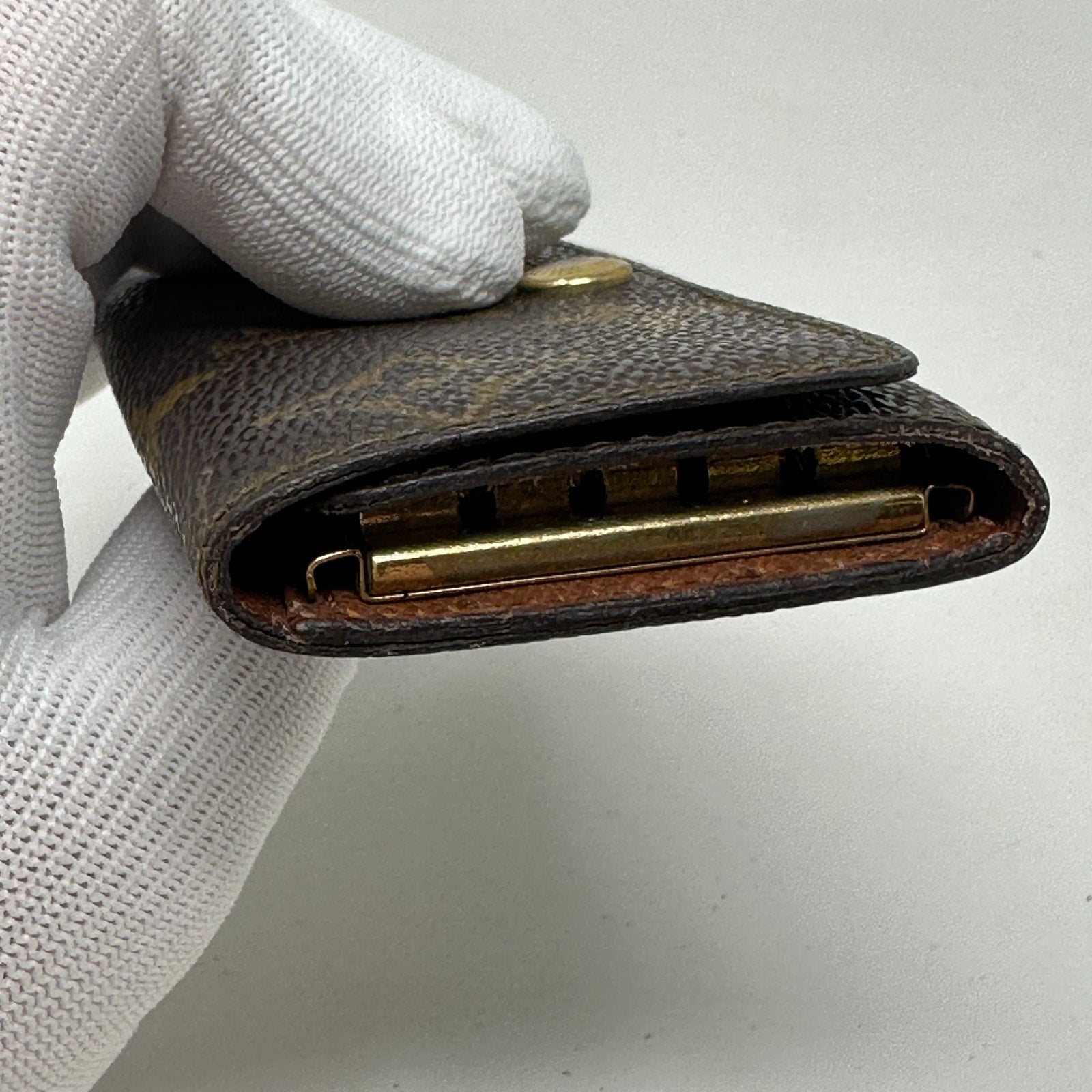 Louis Vuitton LV Monogram 4 Key Cles Holder